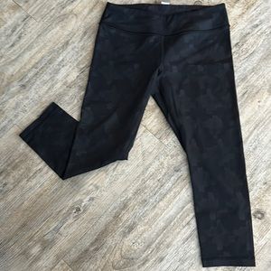 Ivivva Girl's Cropped Leggings Black Pattern Sz 12